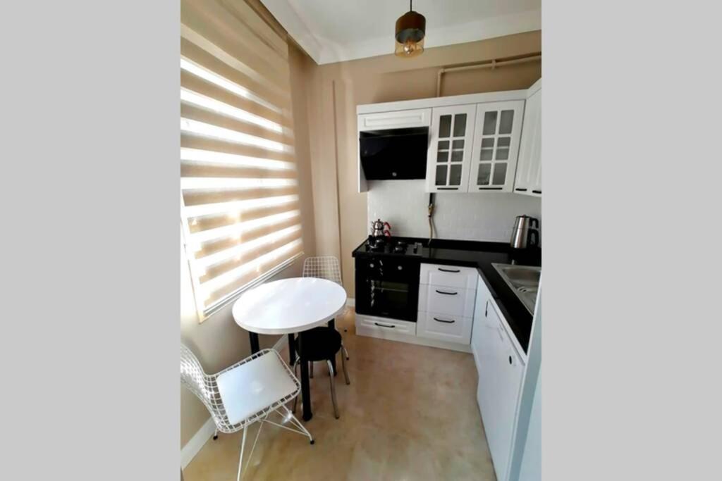 اسطنبول Khalkedon Flat 2 - Kadikoy'Deki Konaklama Adresiniz المظهر الخارجي الصورة